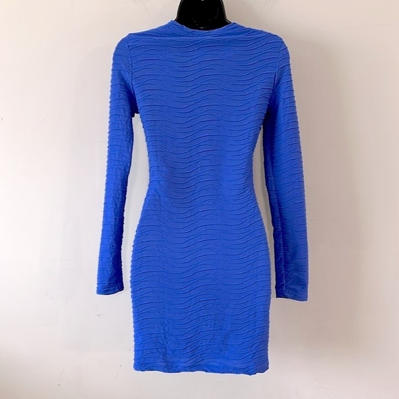 PrettyLittleThing crew neck body con textured cobalt blue long sleeve size 4 - Picture 6 of 13